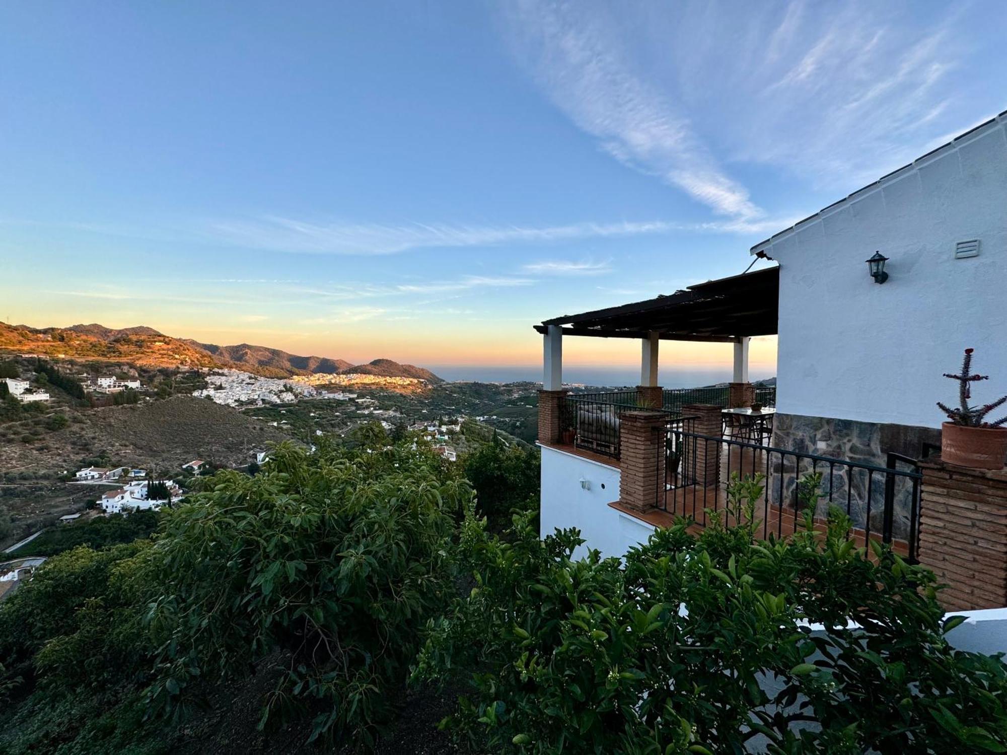 Villa En Frigiliana Con Piscina, Jacuzzi Y Espectaculares Vistas Ngoại thất bức ảnh