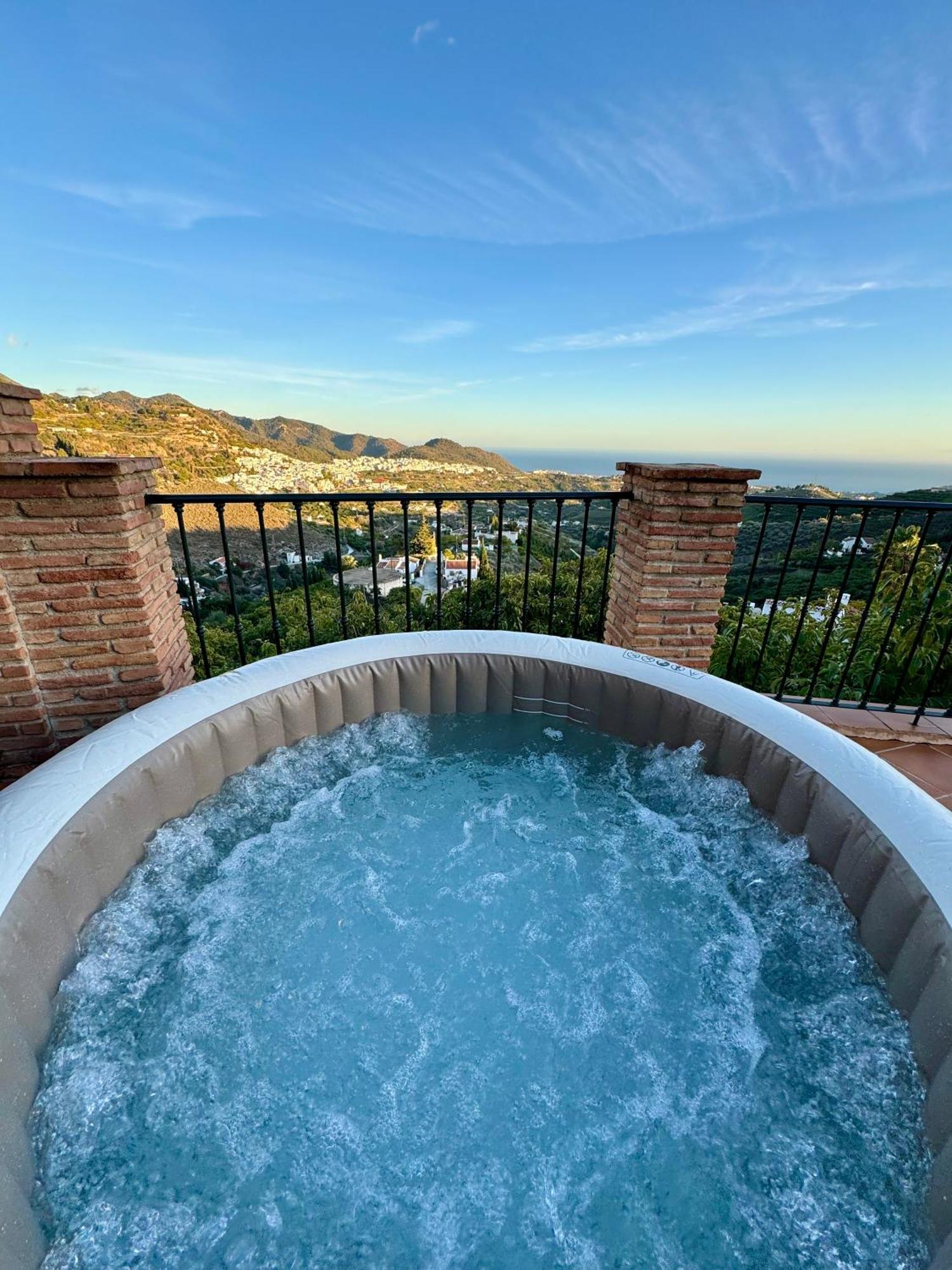 Villa En Frigiliana Con Piscina, Jacuzzi Y Espectaculares Vistas Ngoại thất bức ảnh