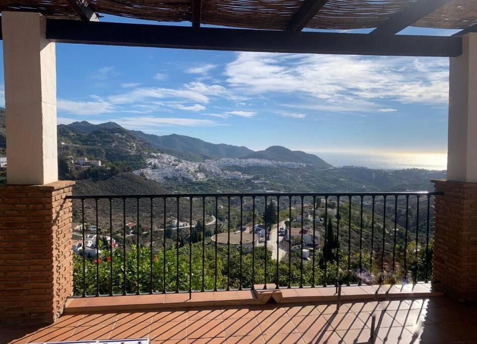 Villa En Frigiliana Con Piscina, Jacuzzi Y Espectaculares Vistas Ngoại thất bức ảnh