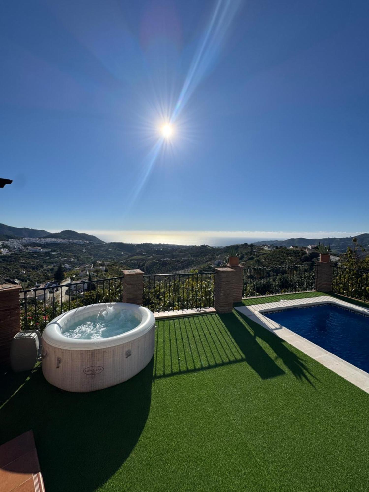 Villa En Frigiliana Con Piscina, Jacuzzi Y Espectaculares Vistas Ngoại thất bức ảnh