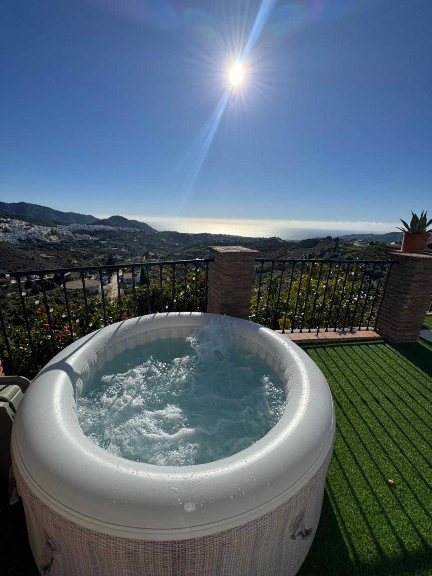 Villa En Frigiliana Con Piscina, Jacuzzi Y Espectaculares Vistas Ngoại thất bức ảnh