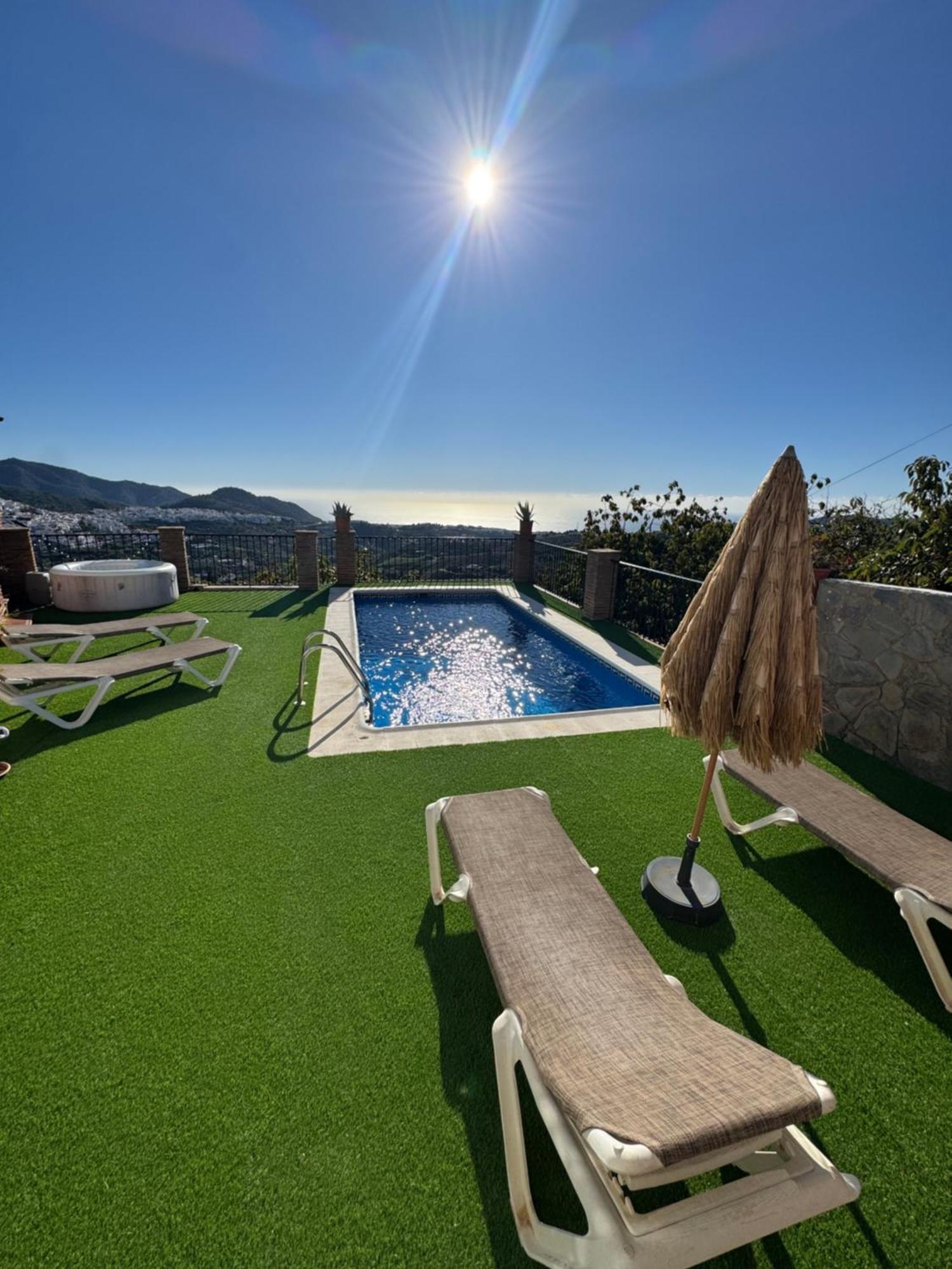 Villa En Frigiliana Con Piscina, Jacuzzi Y Espectaculares Vistas Ngoại thất bức ảnh