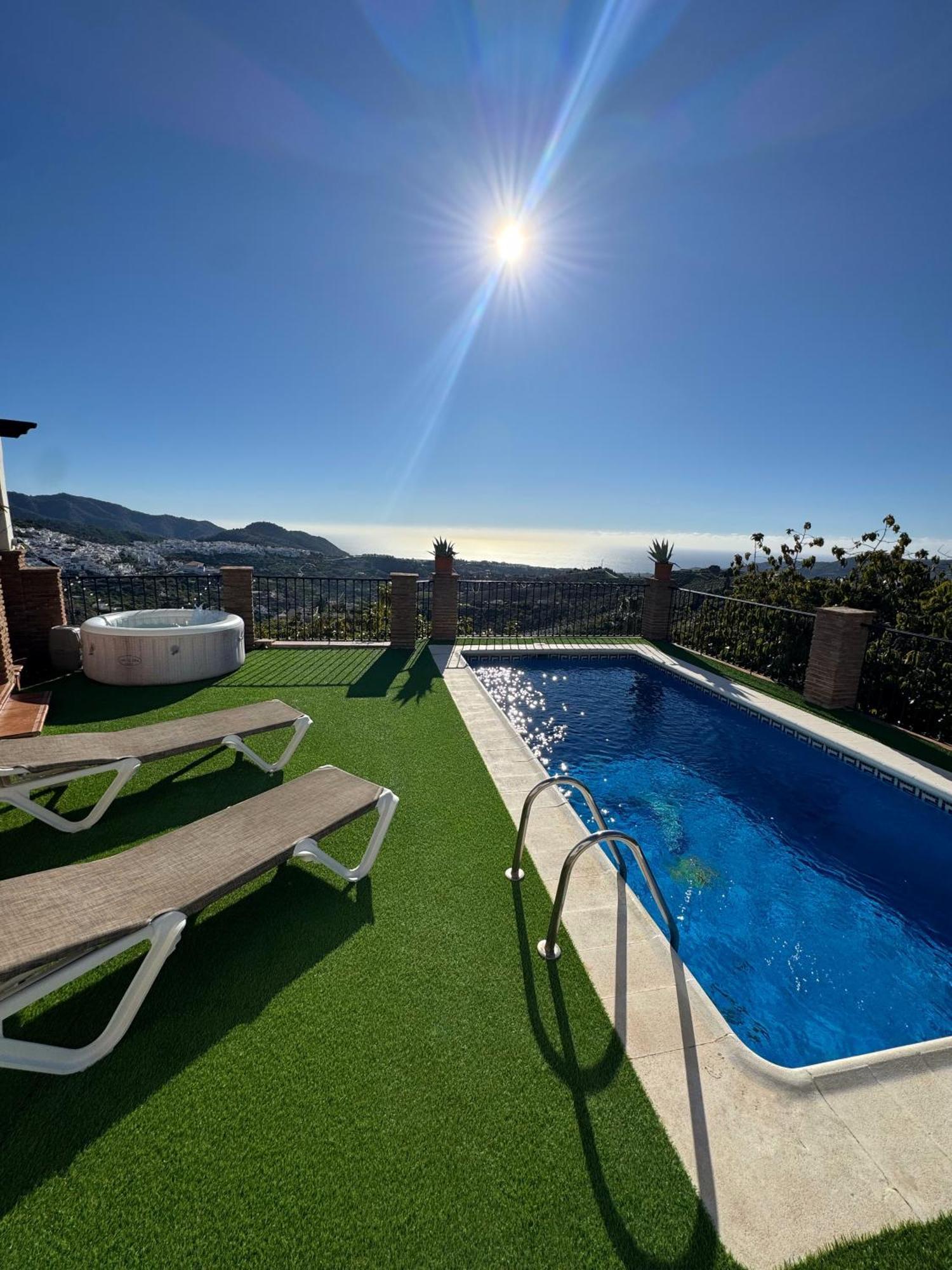 Villa En Frigiliana Con Piscina, Jacuzzi Y Espectaculares Vistas Ngoại thất bức ảnh